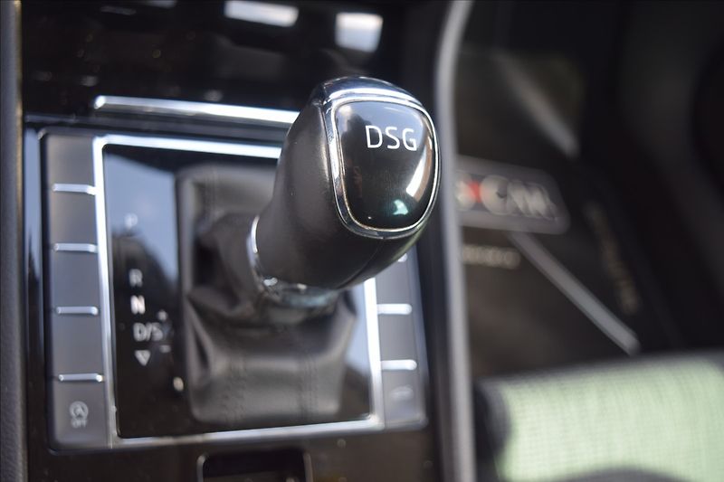 Škoda Superb 2,0 TDI 110KW NÍZKÉ KM DSG - fotka 47 z 50