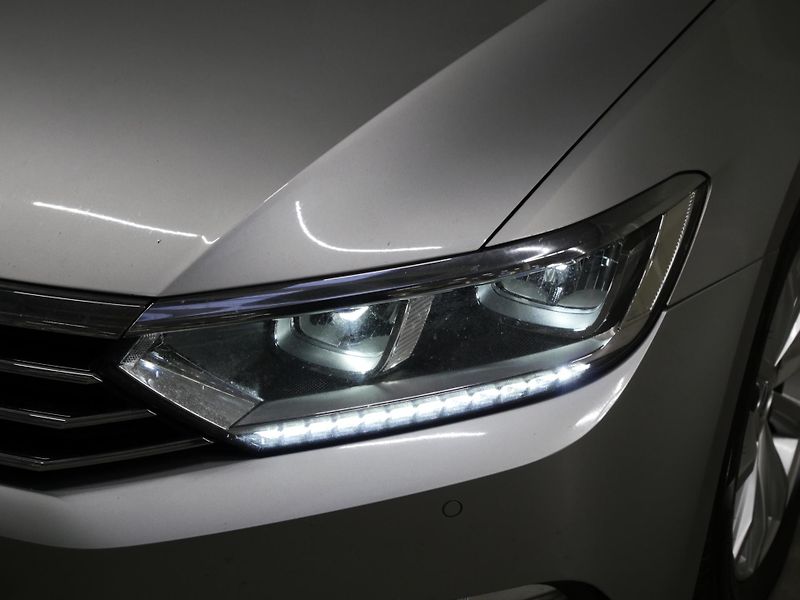 Volkswagen Passat - fotka 9 z 25
