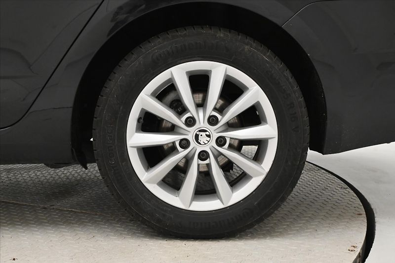 Škoda Octavia 2,0 TDI 110kW Tažné DSG Záruka - fotka 29 z 29