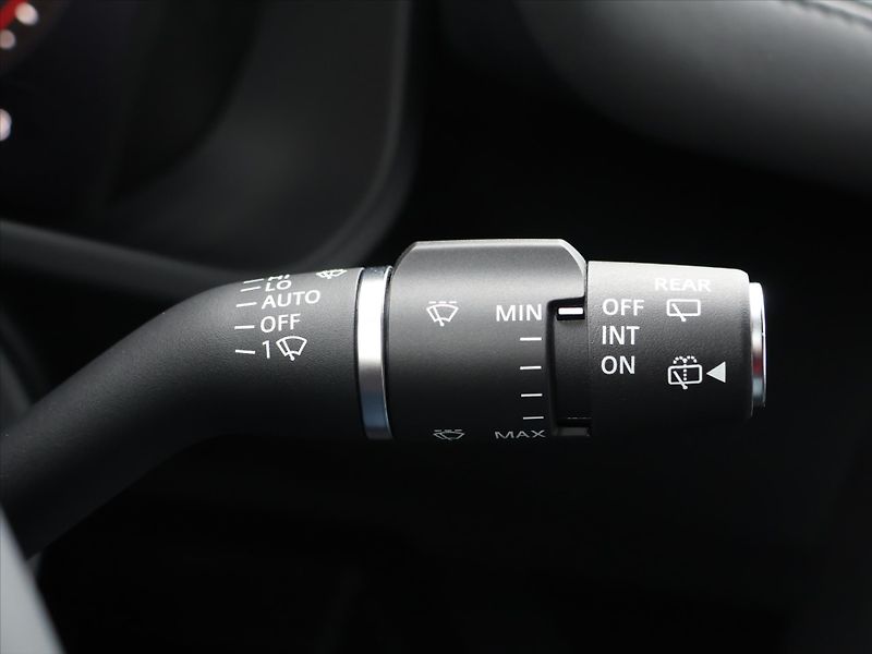 Land Rover Defender 5,0 110 P425 X-DYNAMIC CZ DPH - fotka 23 z 39