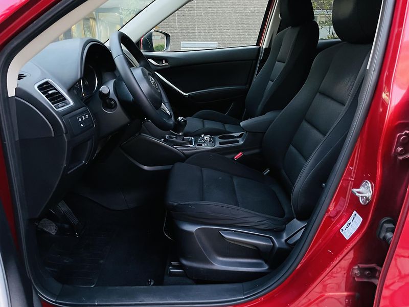 Mazda CX-5 2.0i MANUÁL VÝHŘEV SENZORY LED - fotka 26 z 41