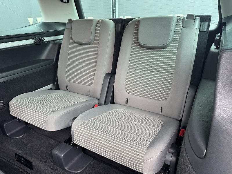 Seat Alhambra (2014) 2.0TDi MAN Style,7míst, tažné  - fotka 20 z 51