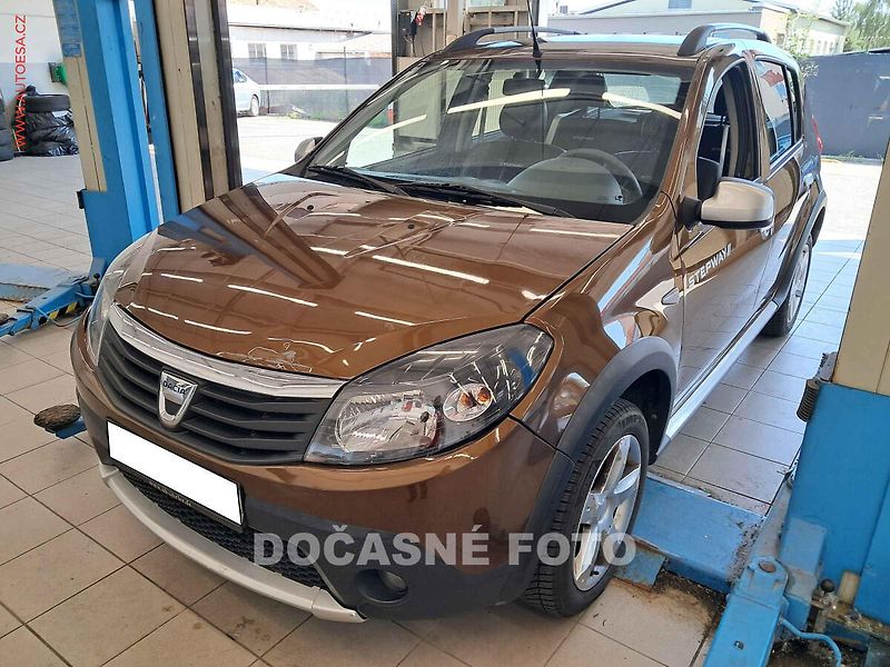 Dacia Sandero (2012) 1.6i, servis.kniha, AC - fotka 1 z 3