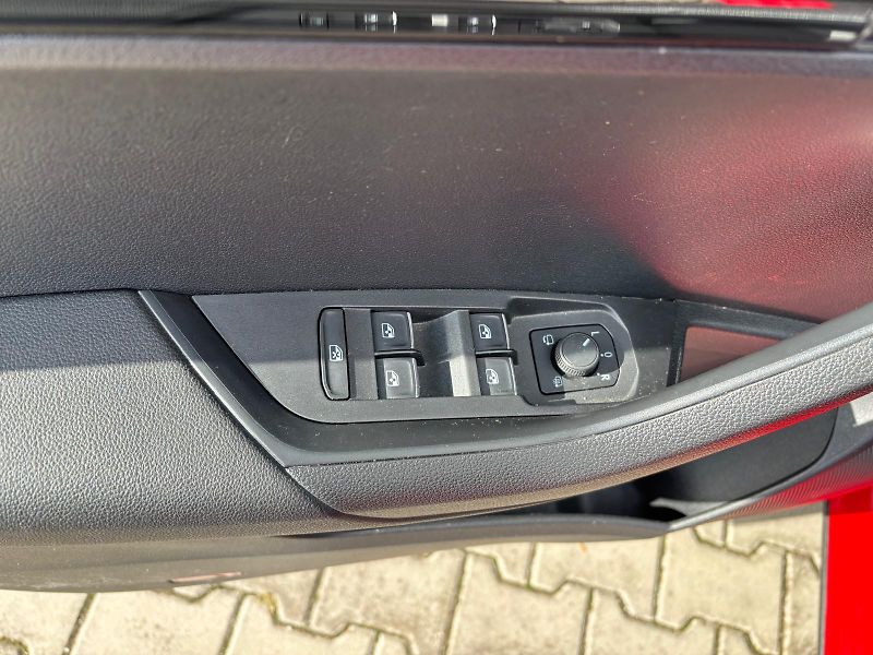 Škoda Karoq 1.5 TSI / 110 kW - fotka 12 z 30
