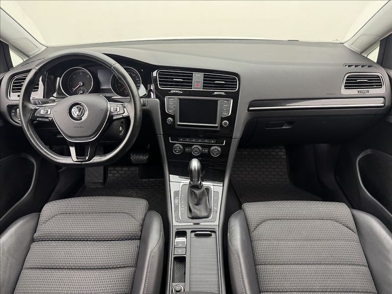 Volkswagen Golf 1,6 DSG DPH HIGHLINE 2XKOLA ČR - fotka 7 z 41