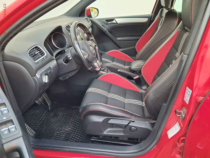 Volkswagen Golf (2011) 2.0 TSi, GTi, DSG - fotka 9 z 20
