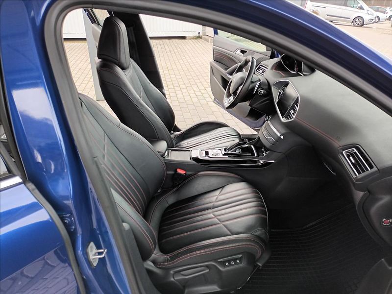 Peugeot 308 2,0 HDI,GT,130KW,ČR,SERVIS,NAV - fotka 22 z 50
