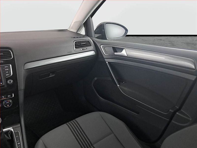 Volkswagen Golf (2017) 1.6 TDI, Tempomat - fotka 8 z 17