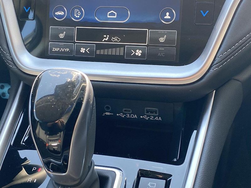 Subaru Outback (2025) 2.5i Touring MR25 černá Nappa  - fotka 13 z 18