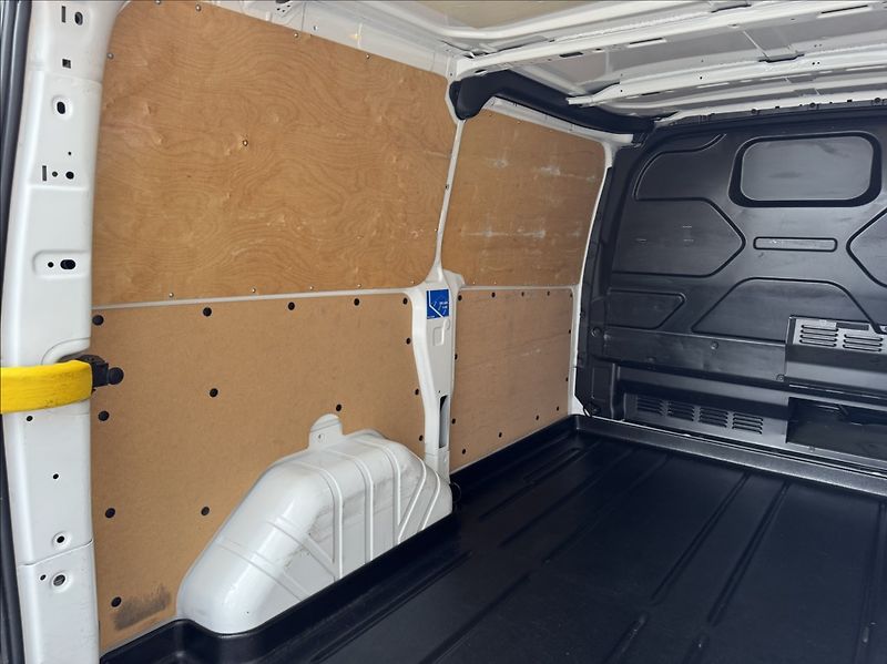 Ford Transit Custom 2,0 TDCi L1H1 DPH 1.maj ČR - fotka 23 z 50