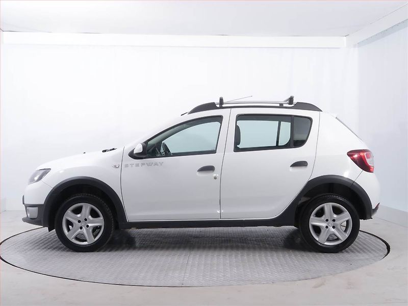 Dacia Sandero (2016) Stepway 0.9 TCe, ČR,1.maj - fotka 3 z 16