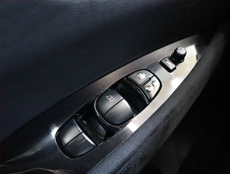 Nissan Leaf (2015) 24 kWh, SoH 83%, Automat - fotka 24 z 27