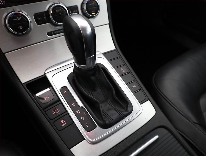 Volkswagen Passat (2013) Highline 2.0 TDI, Automat - fotka 11 z 14