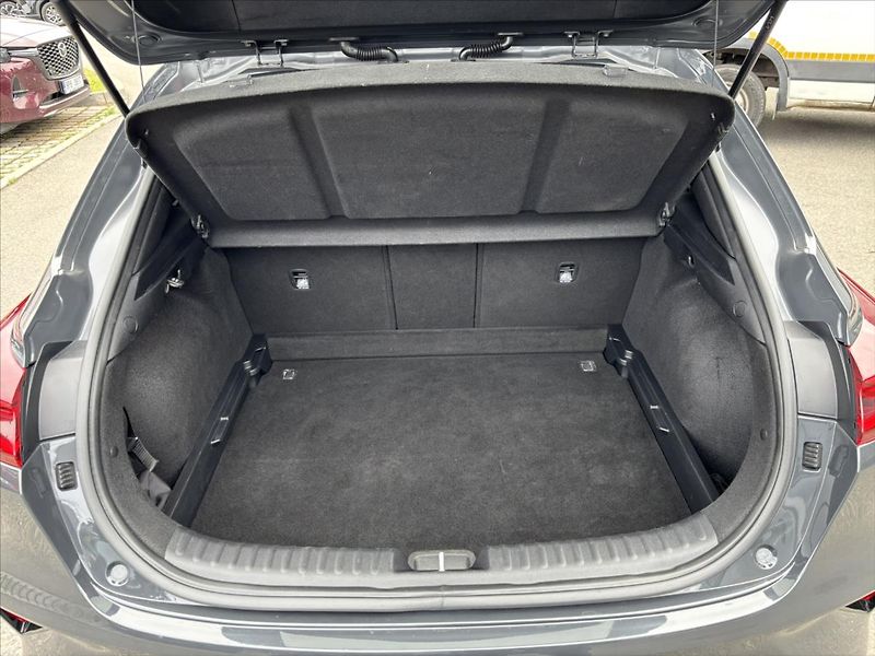 Kia XCeed 1,5 AT Black Edition ZÁRUKA - fotka 14 z 47