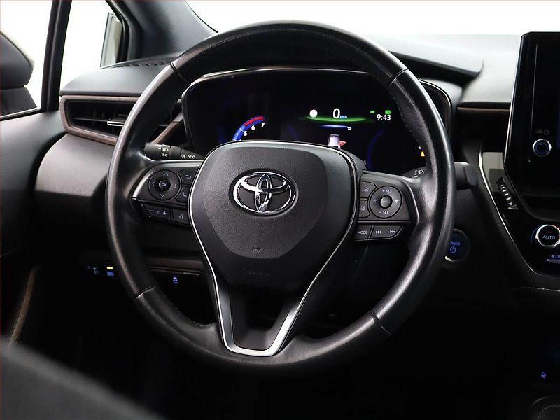 Toyota Corolla (2022) 1.8 Hybrid - fotka 14 z 20