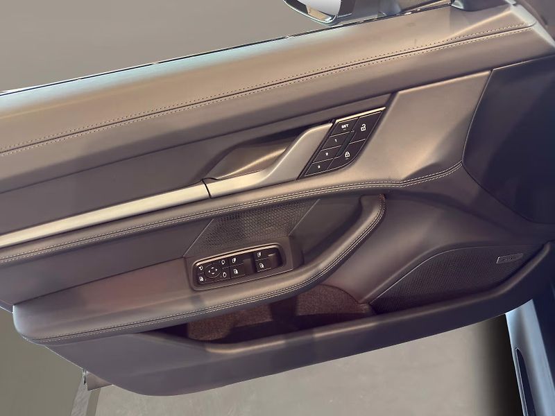 Porsche Taycan 4S Sport Turismo Pano 360 Matr - fotka 13 z 23