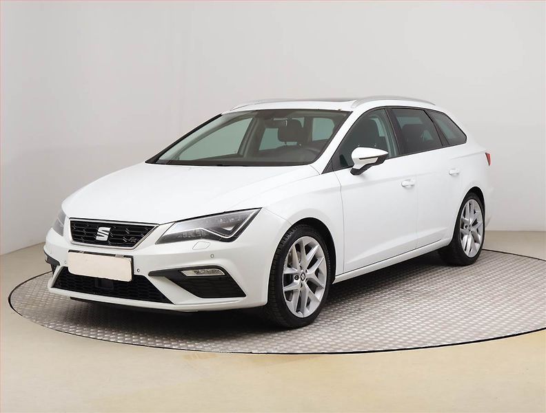 Seat Leon (2018) Sport 1.8 TSI, Kůže, Navi - fotka 2 z 24