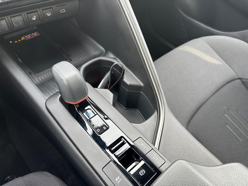 Toyota C-HR 2,0 HEV e-CVT Style - fotka 21 z 27