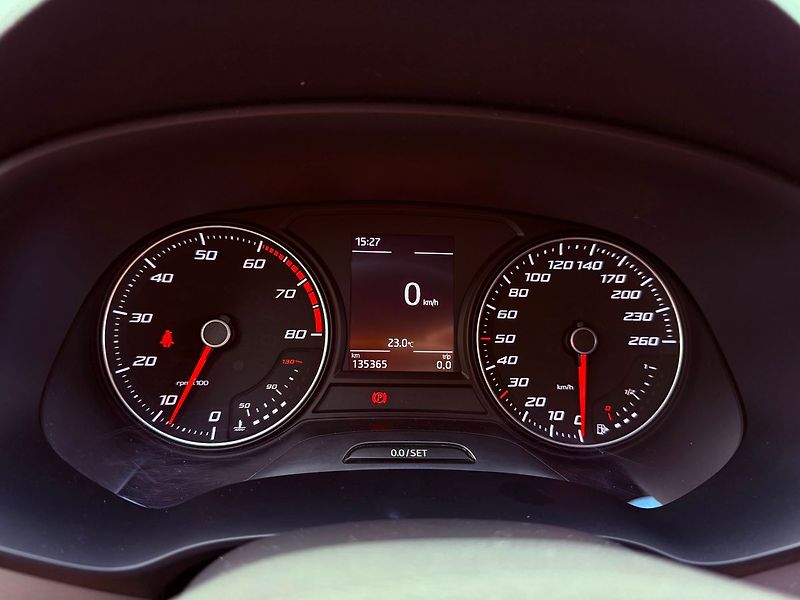 Seat Leon 1.4 TSi Xcellence, Serviska - fotka 18 z 28