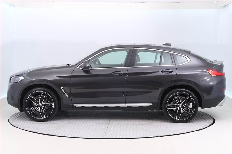 BMW X4 (2023) xDrive20d - fotka 3 z 21