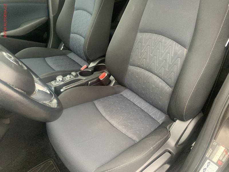 Mazda 2 (2016) 1.5 D, AC, park.čidla - fotka 9 z 18