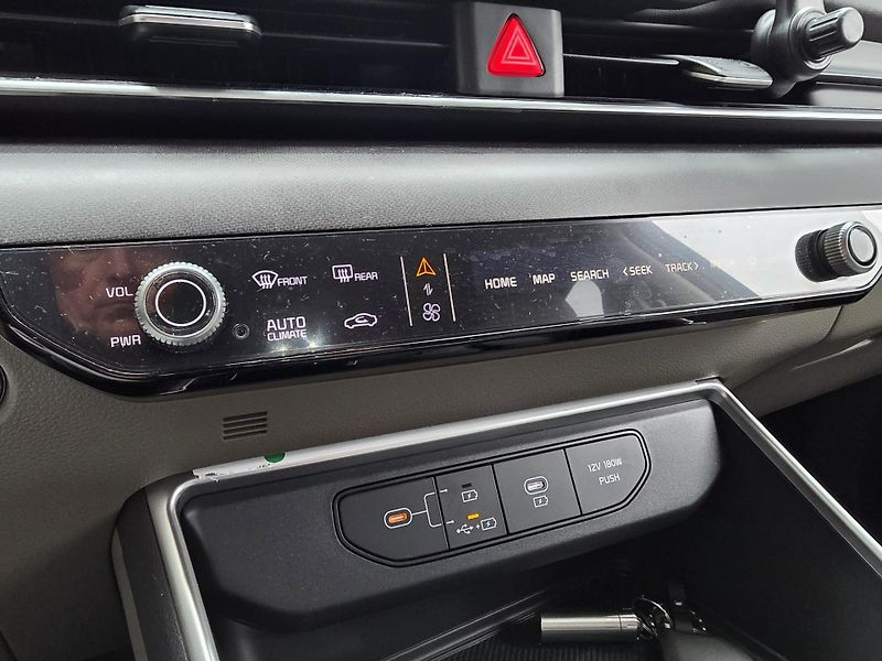 Kia Carnival 2.2-9 MÍST-DPH-KŮŽE - fotka 28 z 28