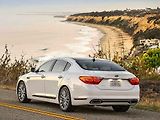 Kia K900.