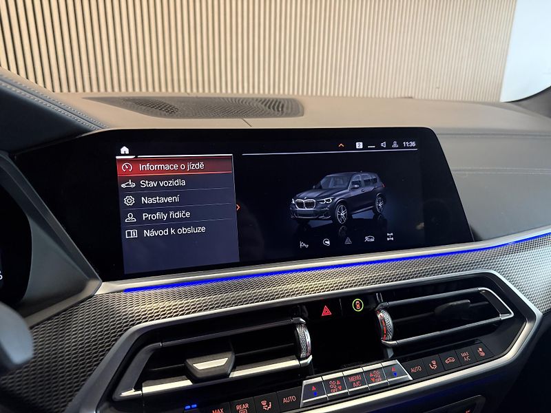 BMW X5 M50d HUD Vzduch H/K Tažné CZ - fotka 30 z 46