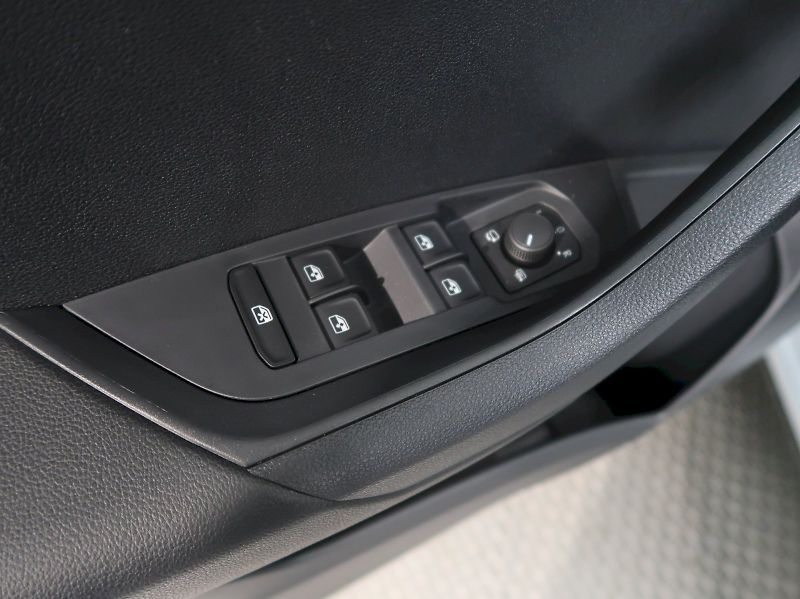 Škoda Karoq (2025) TOP SELECTION 1.5TSI 110KW DSG - fotka 38 z 41