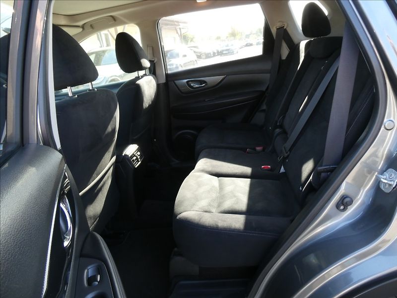 Nissan X-Trail 1,6 dCi 96kW 4x4 serviska - fotka 23 z 44