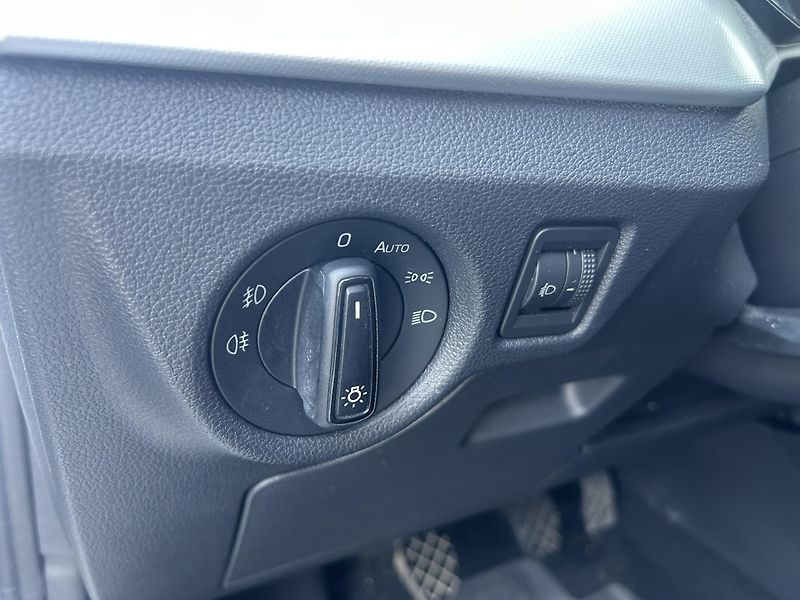 Škoda Scala 1.0TSI 85kW AMBITION - fotka 13 z 21