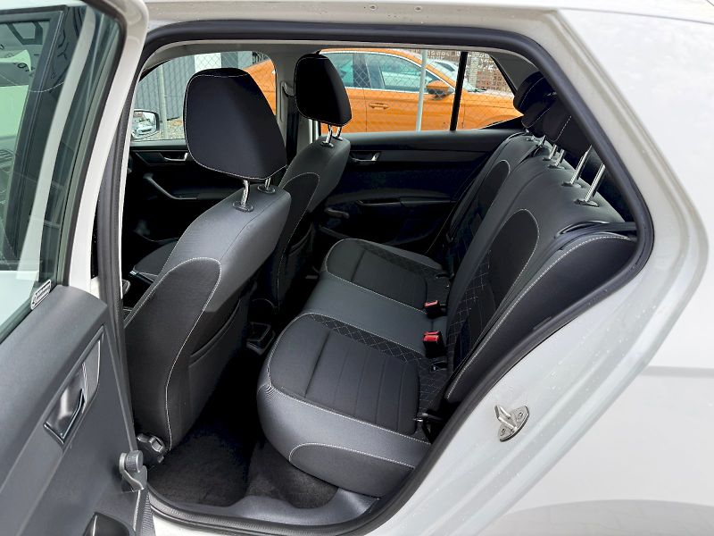 Škoda Fabia (2021) 1.0 TSI 70 kW Ambition - fotka 9 z 21