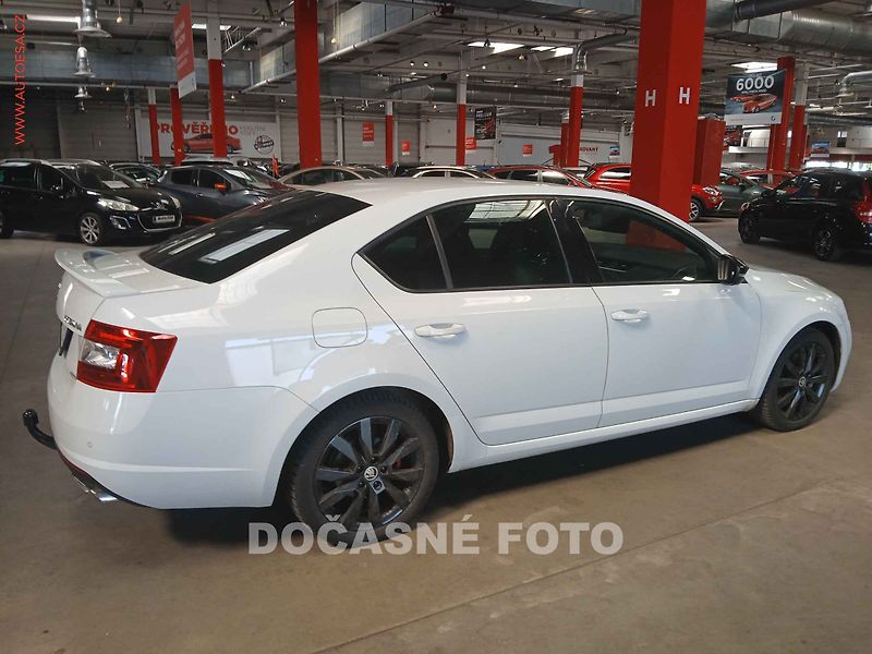 Škoda Octavia (2016) 2.0 TDI, 2.maj,ČR, bixen - fotka 3 z 3