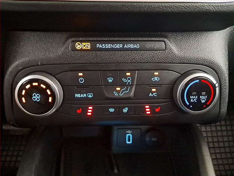 Ford Focus (2020) 1.0 EcoBoost, Automat, Navi - fotka 19 z 19