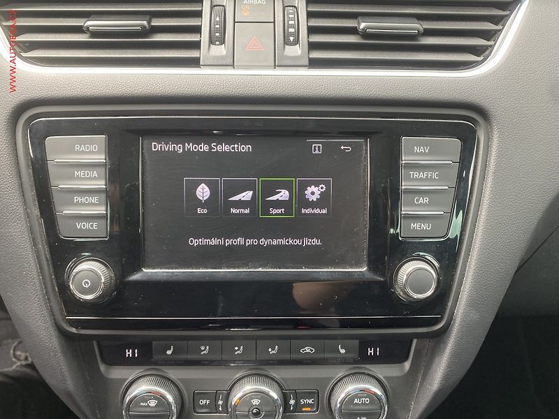 Škoda Octavia (2016) 1.4 TSi, Joy, DSG, panor - fotka 18 z 18
