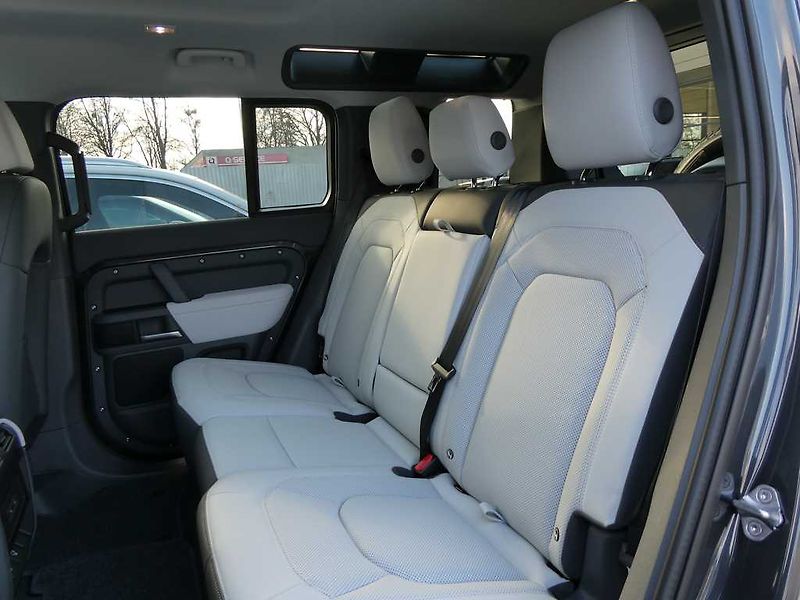 Land Rover Defender (2026) 110 3,0 X-Dynamic SE D250 - fotka 15 z 37