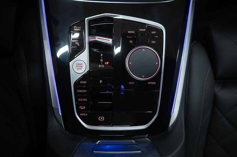 BMW X5 (2025) M40xD 250KW NEZÁVISLÉ TAŽNÉ  - fotka 30 z 59