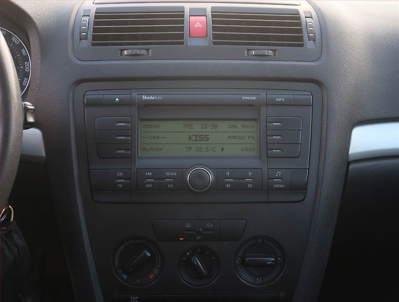 Škoda Octavia (2005) Ambiente 1.6, Serv.kniha - fotka 12 z 16