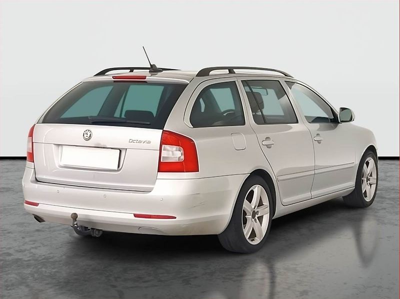 Škoda Octavia (2010) 1.6 TDI, Tempomat - fotka 5 z 22