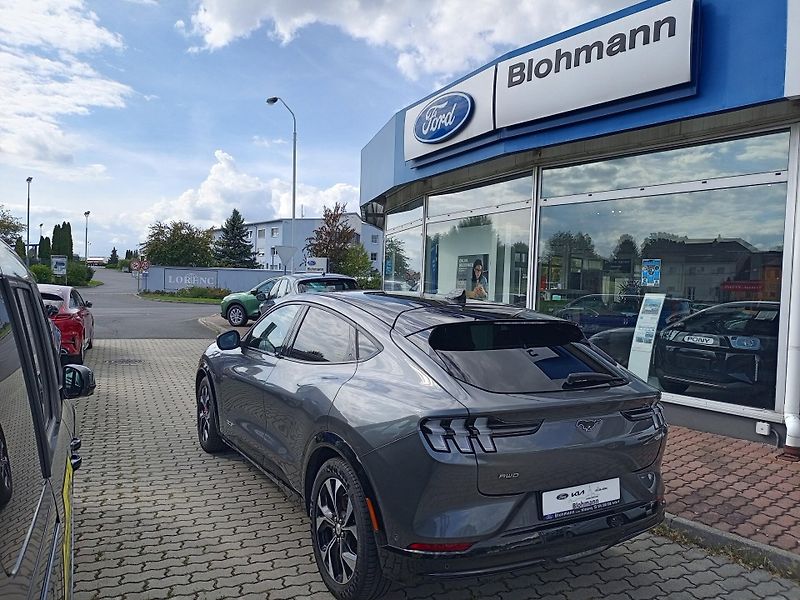 Ford Mustang Mach-E (2022) 4x4 - Extended Range - 99Kwh b - fotka 20 z 28