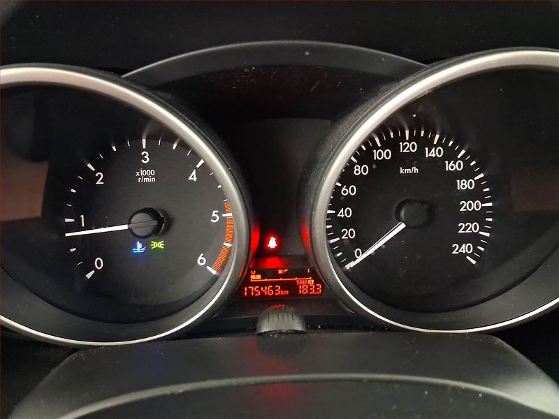Mazda 5 (2014) 1.6 D, 7 míst, Navi, Tempomat - fotka 11 z 21