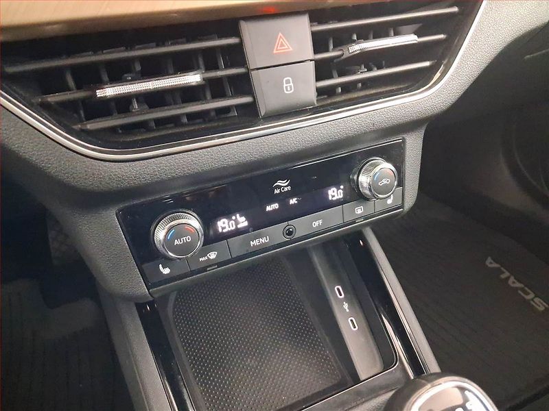 Škoda Scala (2022) Style 1.5 TSI, Serv.kniha - fotka 19 z 21