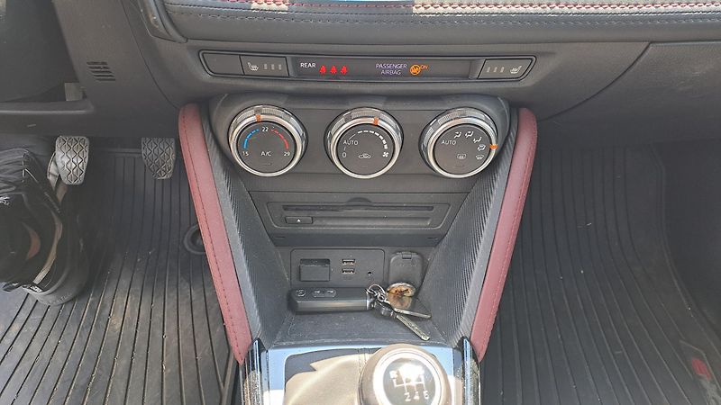 Mazda CX-3 2.0 Skyactiv NAVI - fotka 24 z 27