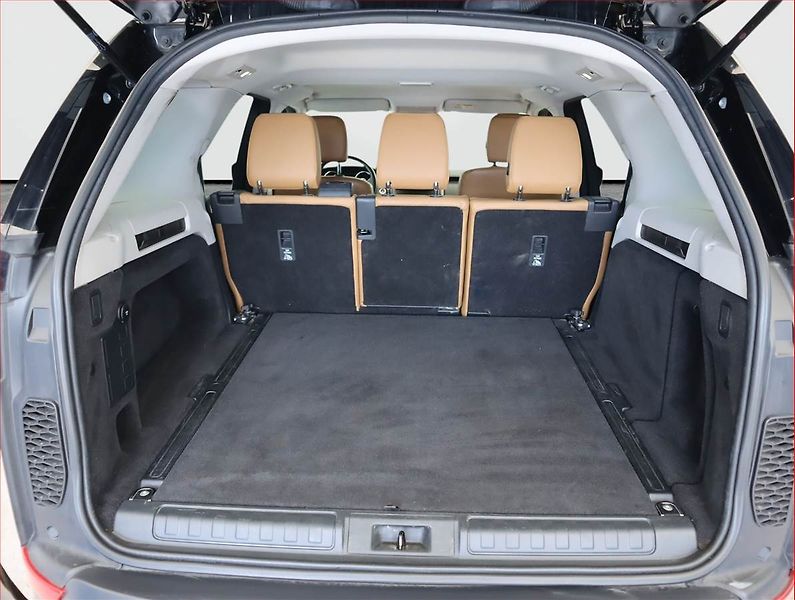 Land Rover Discovery (2018) 2.0 Si4 - fotka 14 z 21