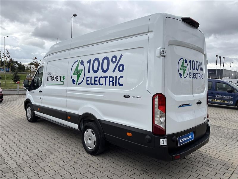 Ford Transit Trend L4 135kW 89kWh BEV - fotka 3 z 46