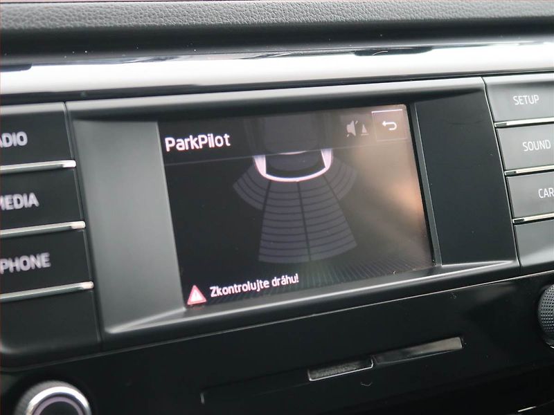 Škoda Superb (2017) 1.4 TSI, Tempomat - fotka 19 z 19