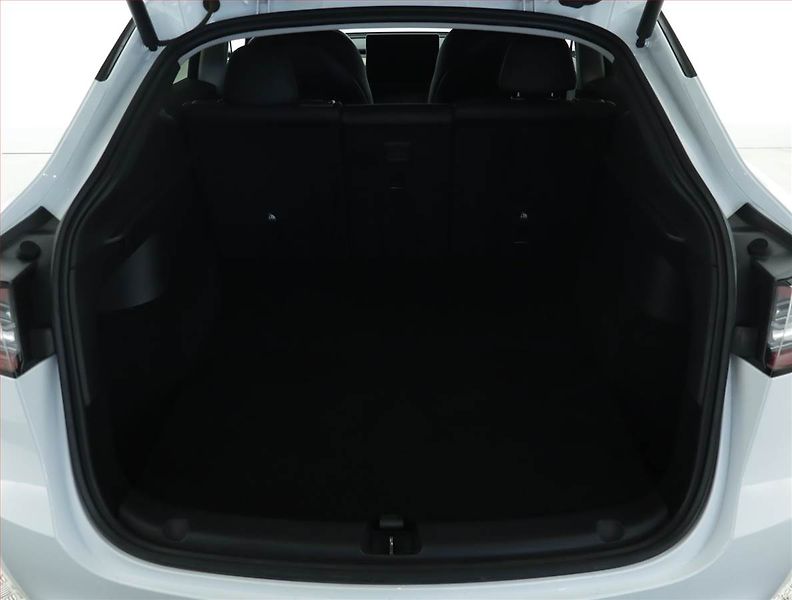 Tesla Model Y (2023) RWD LFP 60kWh, SoH 97% - fotka 14 z 24