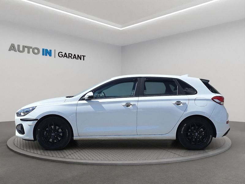 Hyundai i30 (2023) Comfort 1.5i 81kw, serv. kniha - fotka 8 z 24