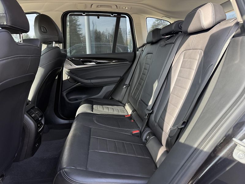 BMW X3 (2022) 30XD 210kW LASER PANORAMA CZ!! - fotka 21 z 43