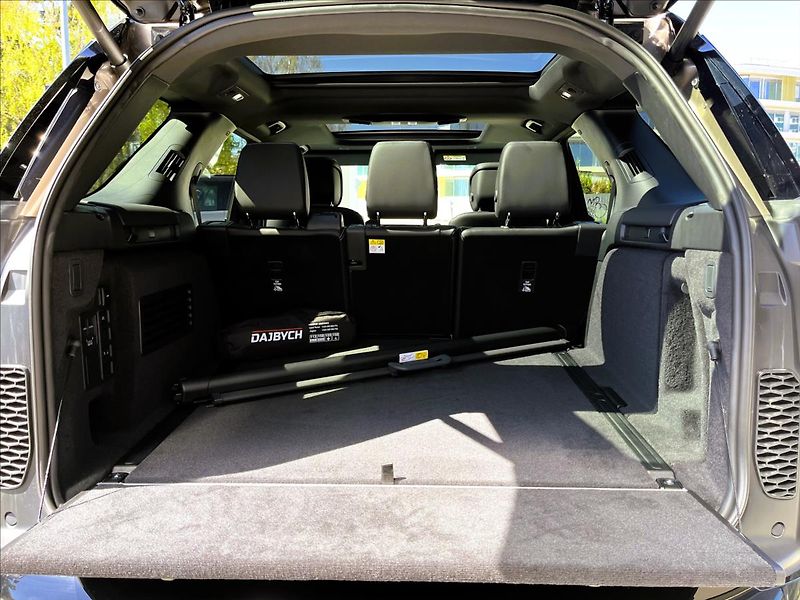 Land Rover Discovery (2026) 3,0 D250 DYNAMIC SE AWD - fotka 6 z 41